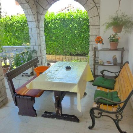 רוביני Studio Apartment Ozi מראה חיצוני תמונה