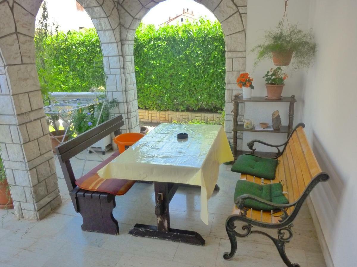 רוביני Studio Apartment Ozi מראה חיצוני תמונה