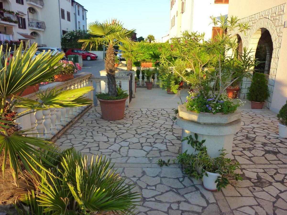 רוביני Studio Apartment Ozi מראה חיצוני תמונה